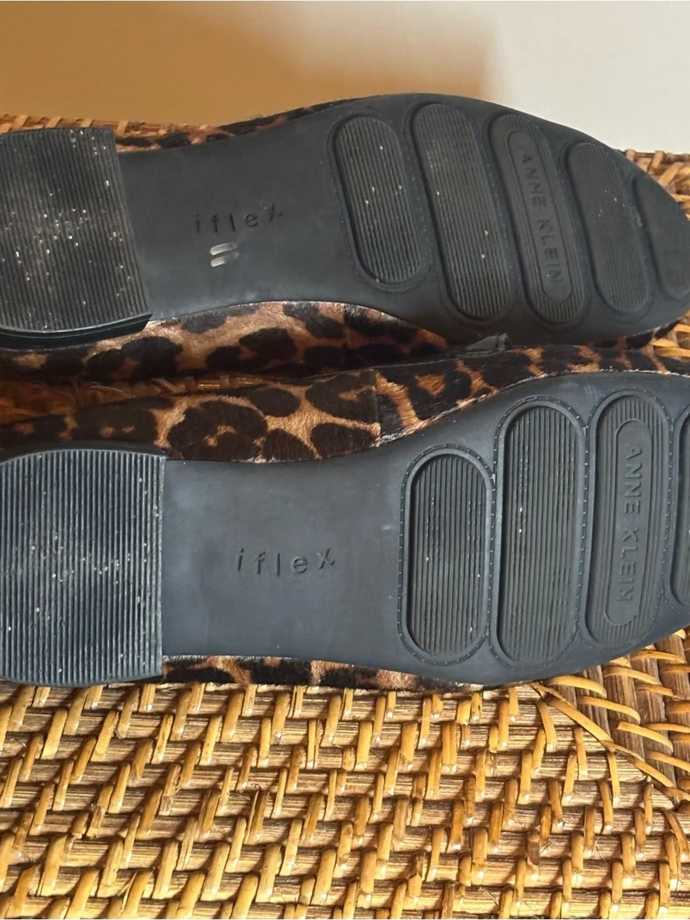 Anne Klein iflex Leopard Print Loafers with Gold Ring, size 9 - Picture 6 of 10